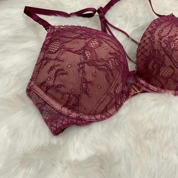 Bombshell Victoria's Secret Lace Bra Set in Burgundy - Picture 4 of 15